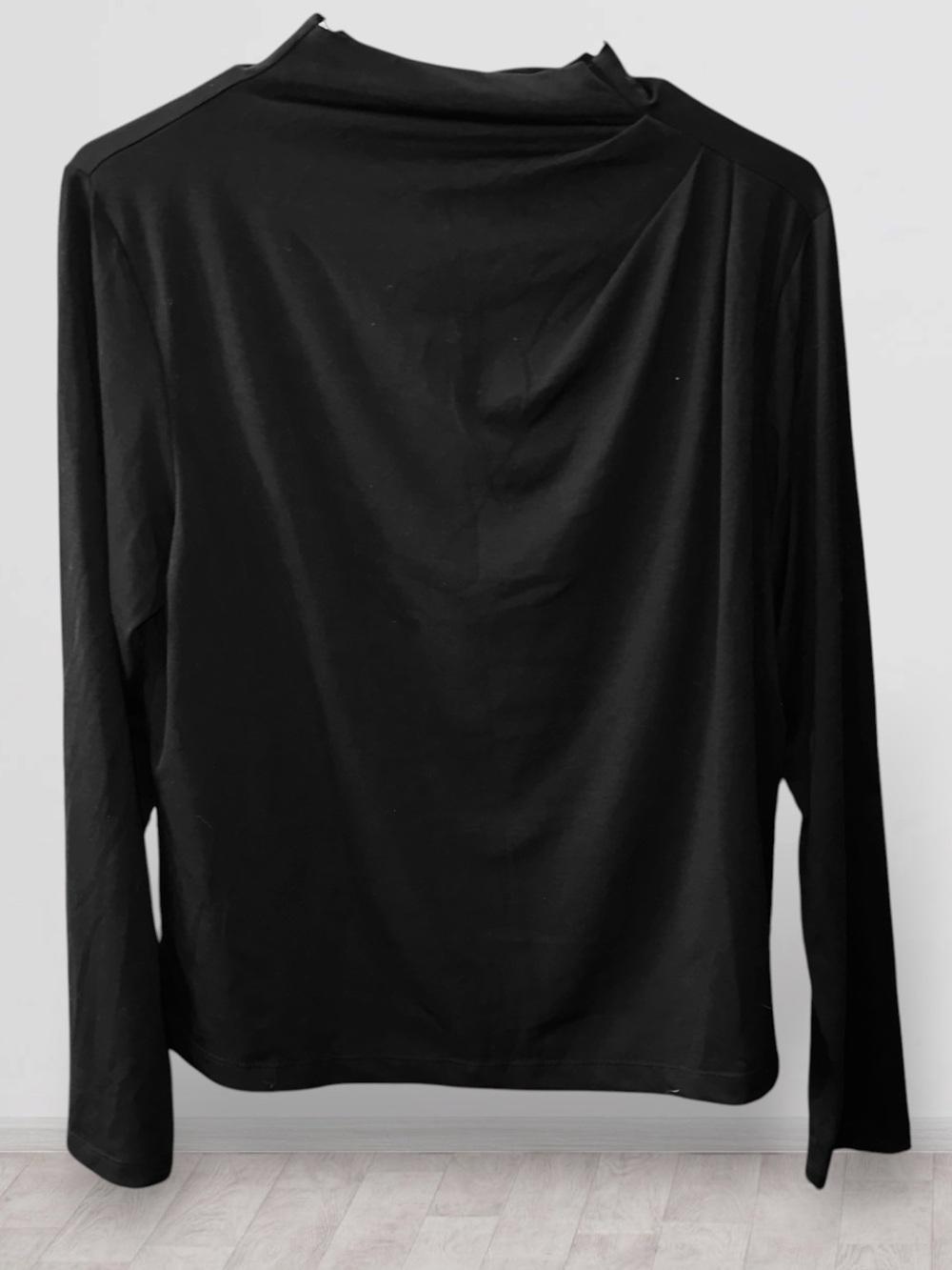 🌺NWT-NEW IN BLACK LONG SLEEVE BLOUSE